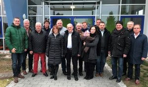 Die SPD Kreistagsfraktion steht hinter SPD Bürgermeisterkandidaten Dr. Manfred Klier (siebter von links).